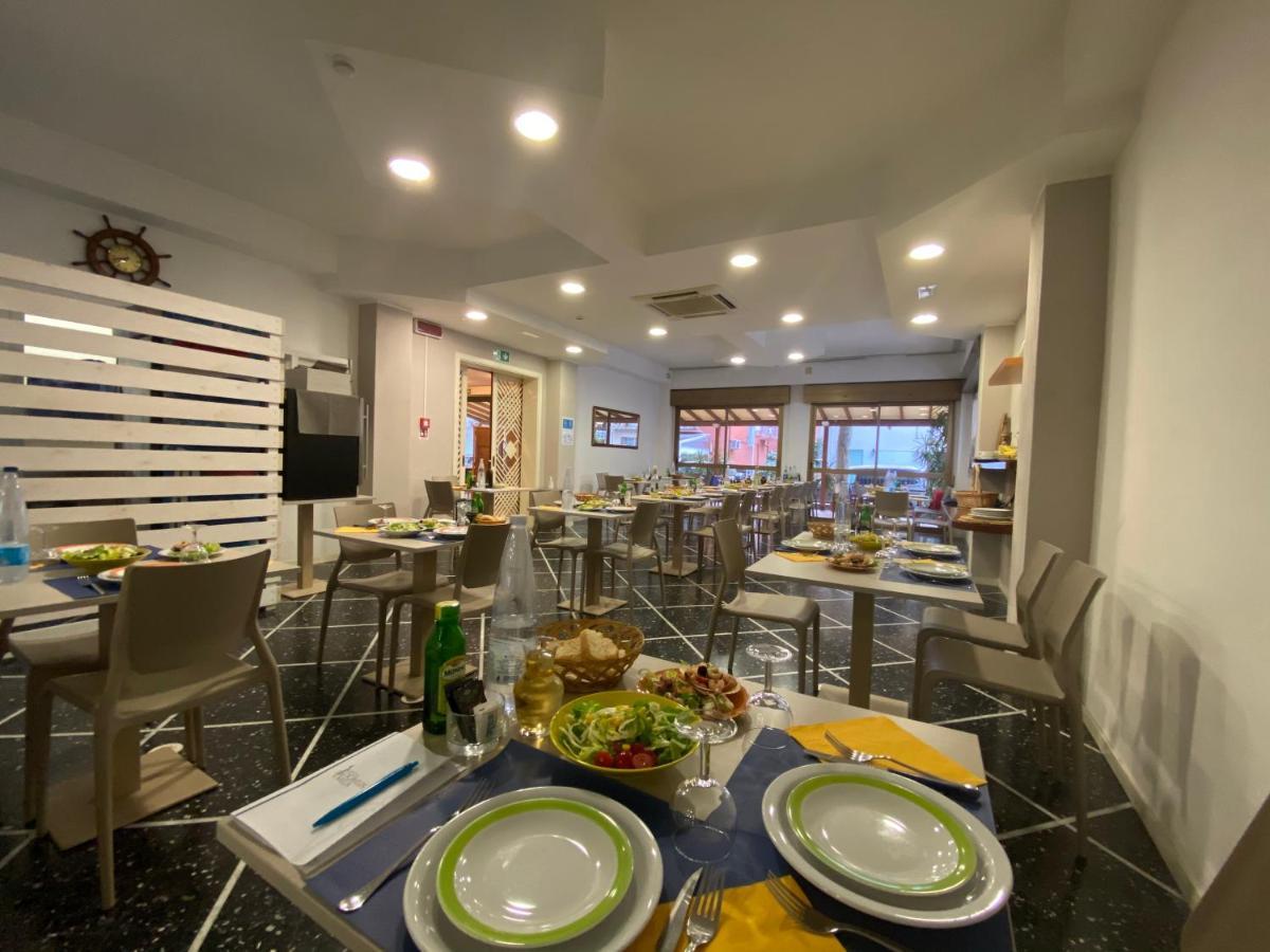 קאטוליקה Hotel Domus Mea מראה חיצוני תמונה