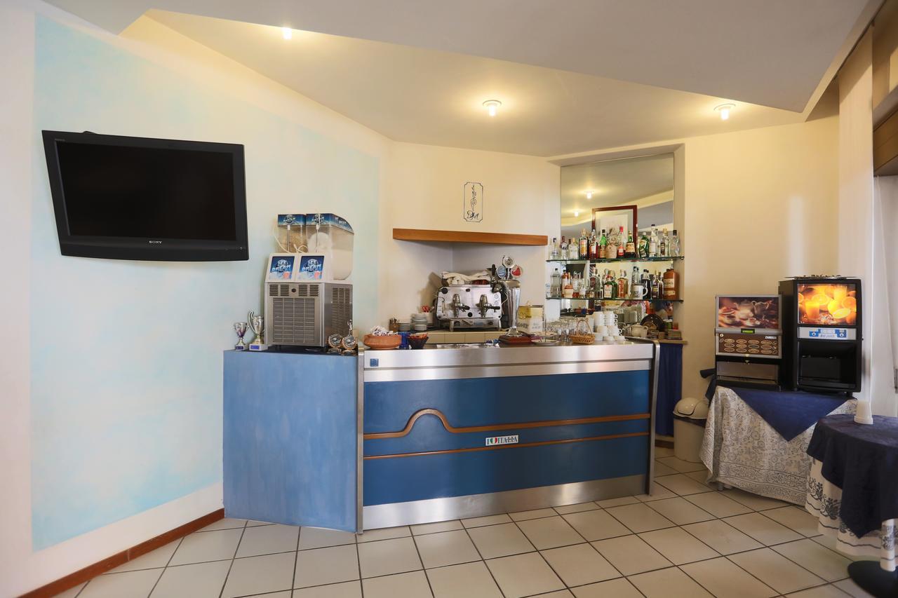 קאטוליקה Hotel Domus Mea מראה חיצוני תמונה