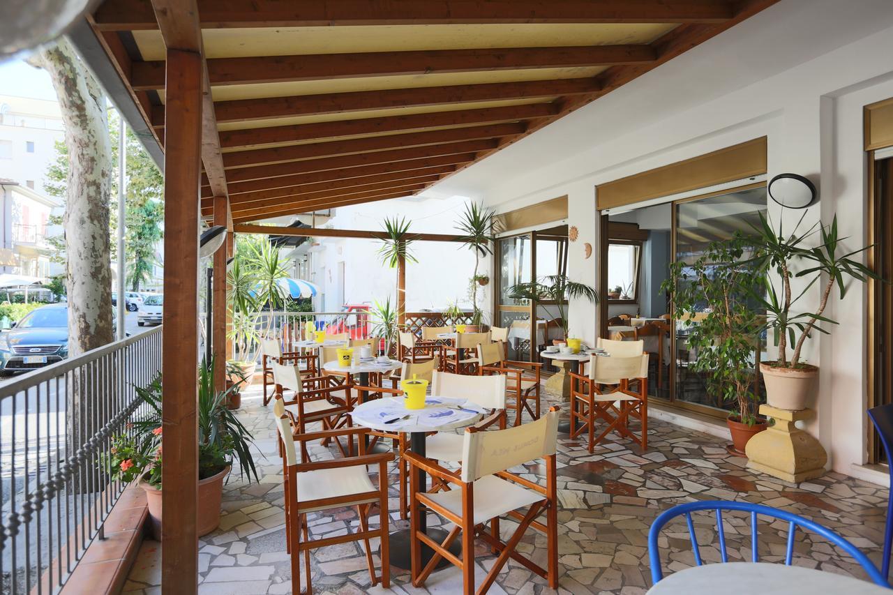 קאטוליקה Hotel Domus Mea מראה חיצוני תמונה