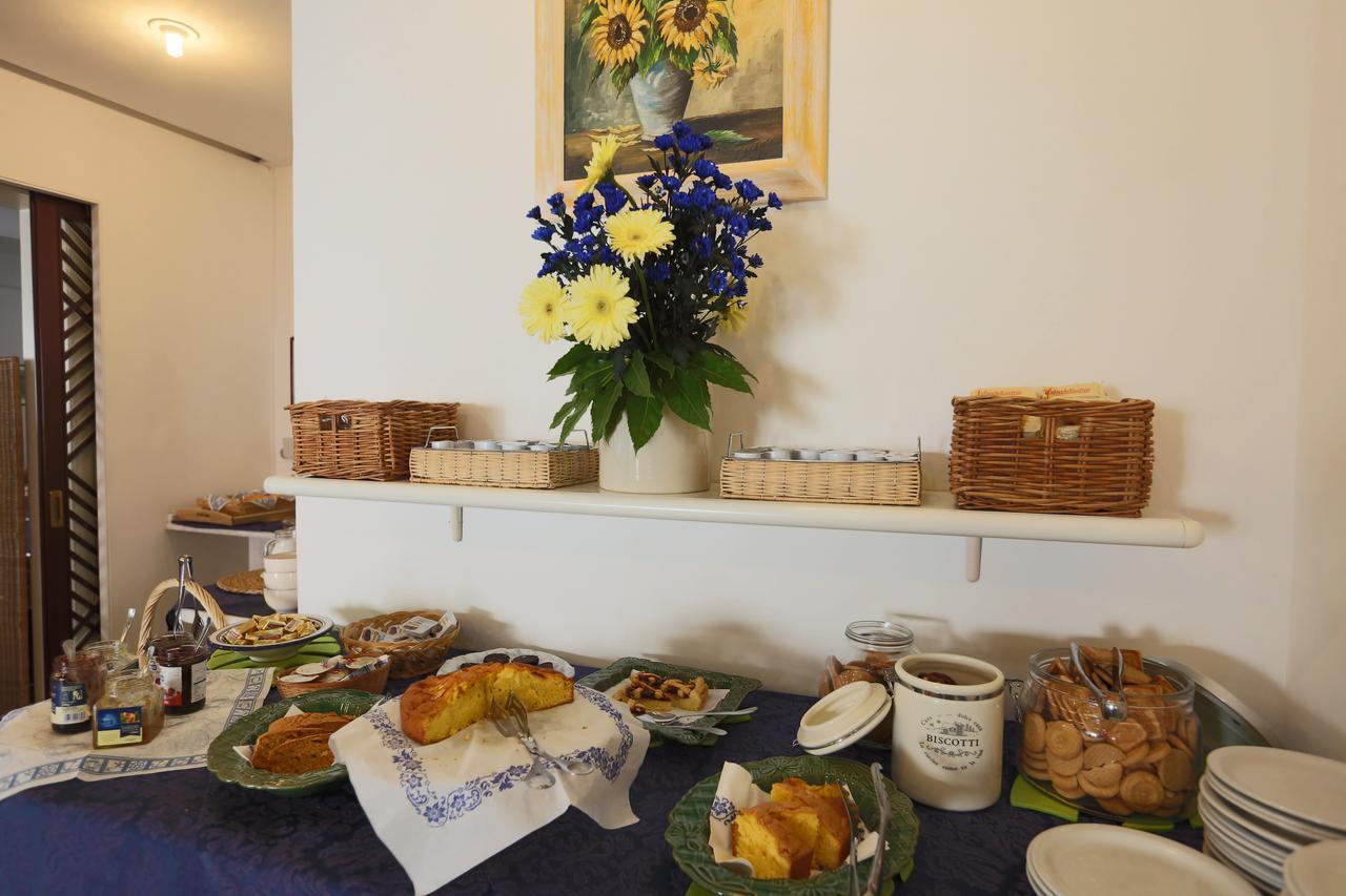 קאטוליקה Hotel Domus Mea מראה חיצוני תמונה