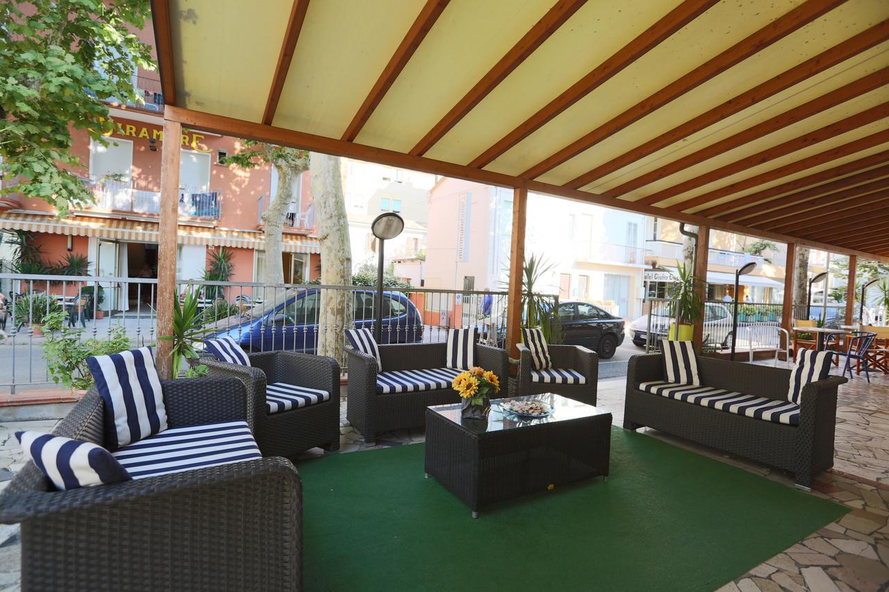קאטוליקה Hotel Domus Mea מראה חיצוני תמונה
