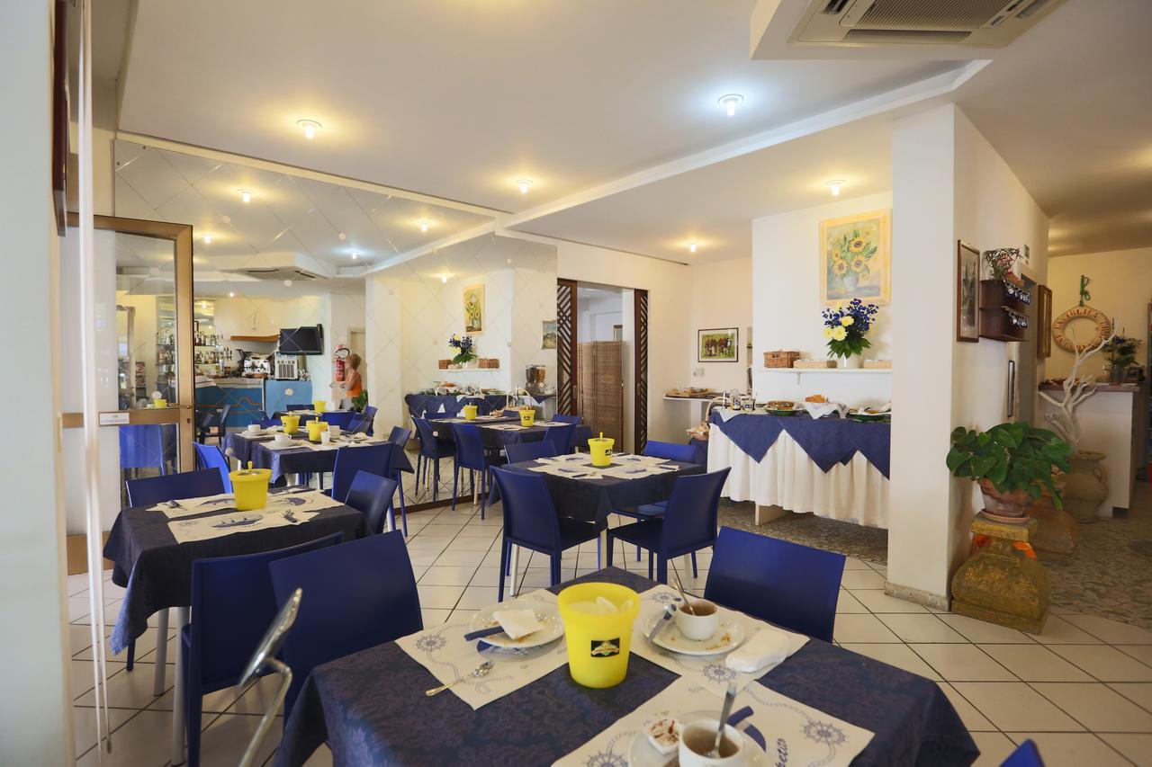 קאטוליקה Hotel Domus Mea מראה חיצוני תמונה