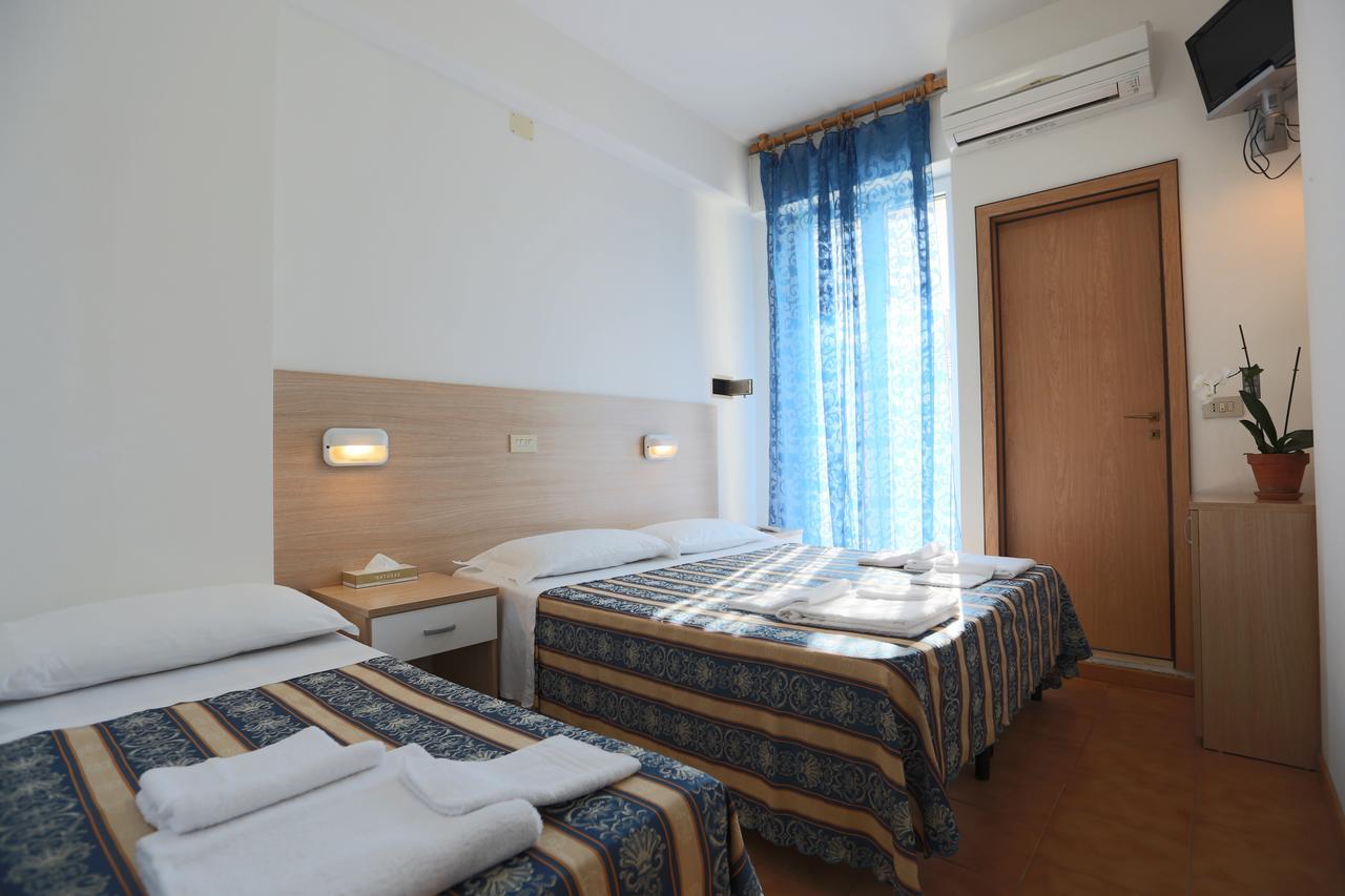 קאטוליקה Hotel Domus Mea מראה חיצוני תמונה