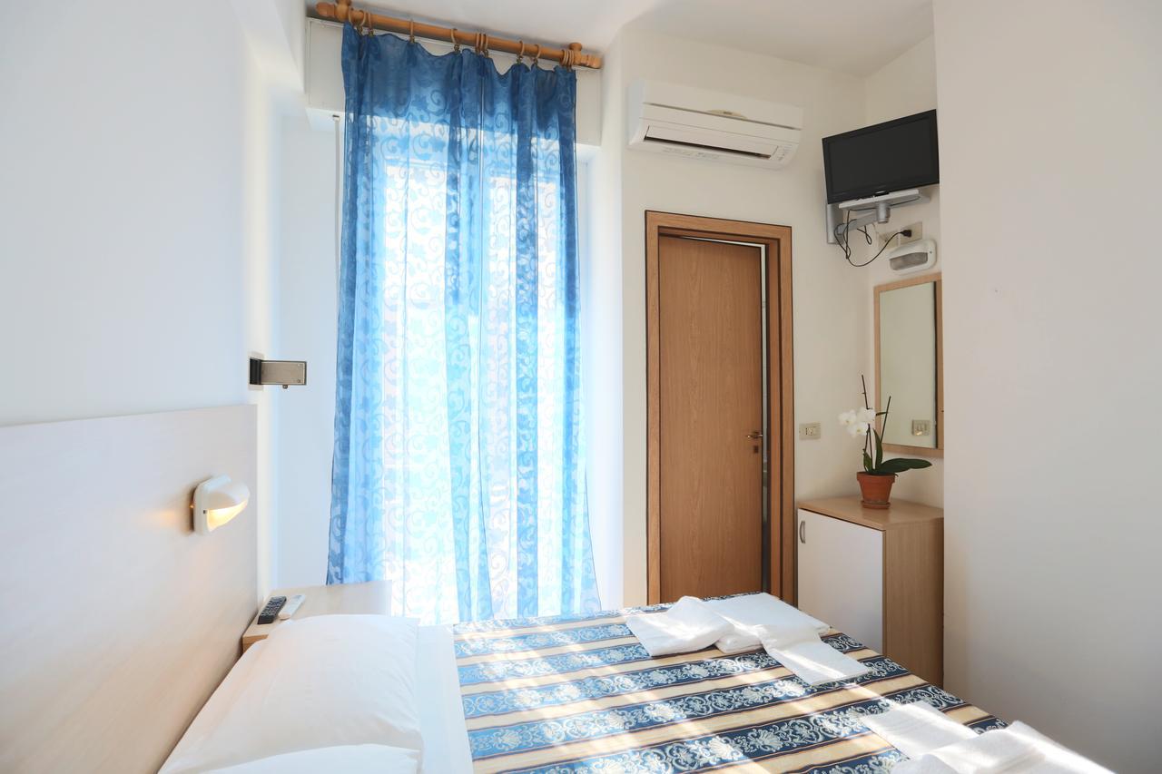 קאטוליקה Hotel Domus Mea מראה חיצוני תמונה